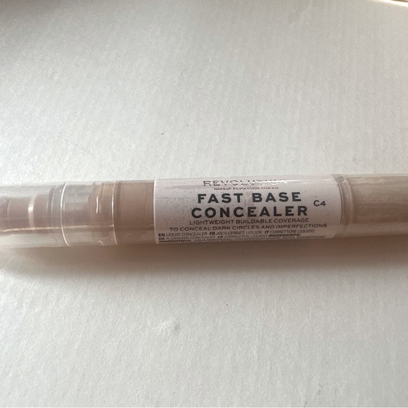 REVOLUTION Fast Base Concealer - Picture 2 of 5